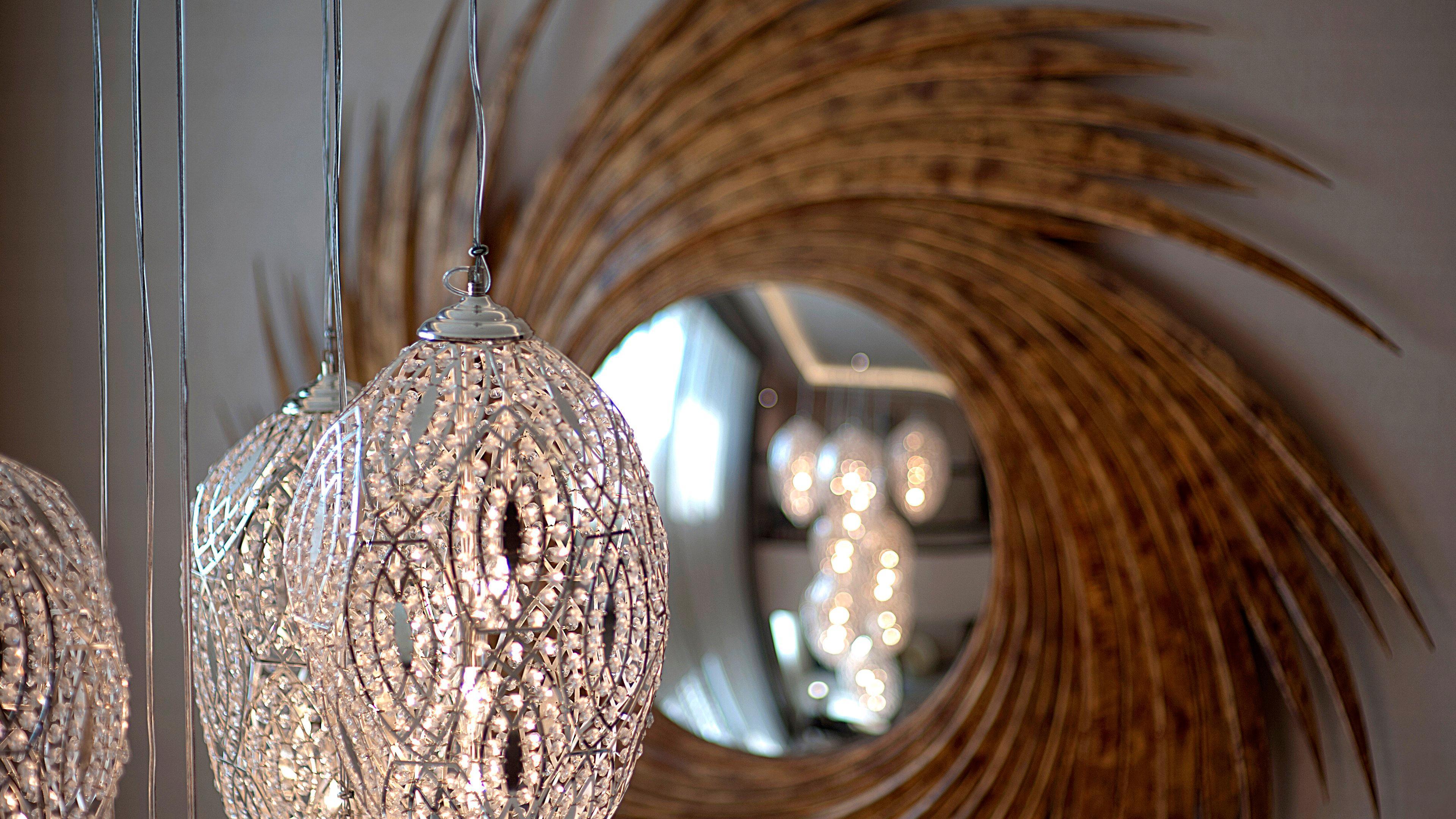 คราวน์ พลาซา ดูไบ เดรา Hotel ภายนอก รูปภาพ A hanging light