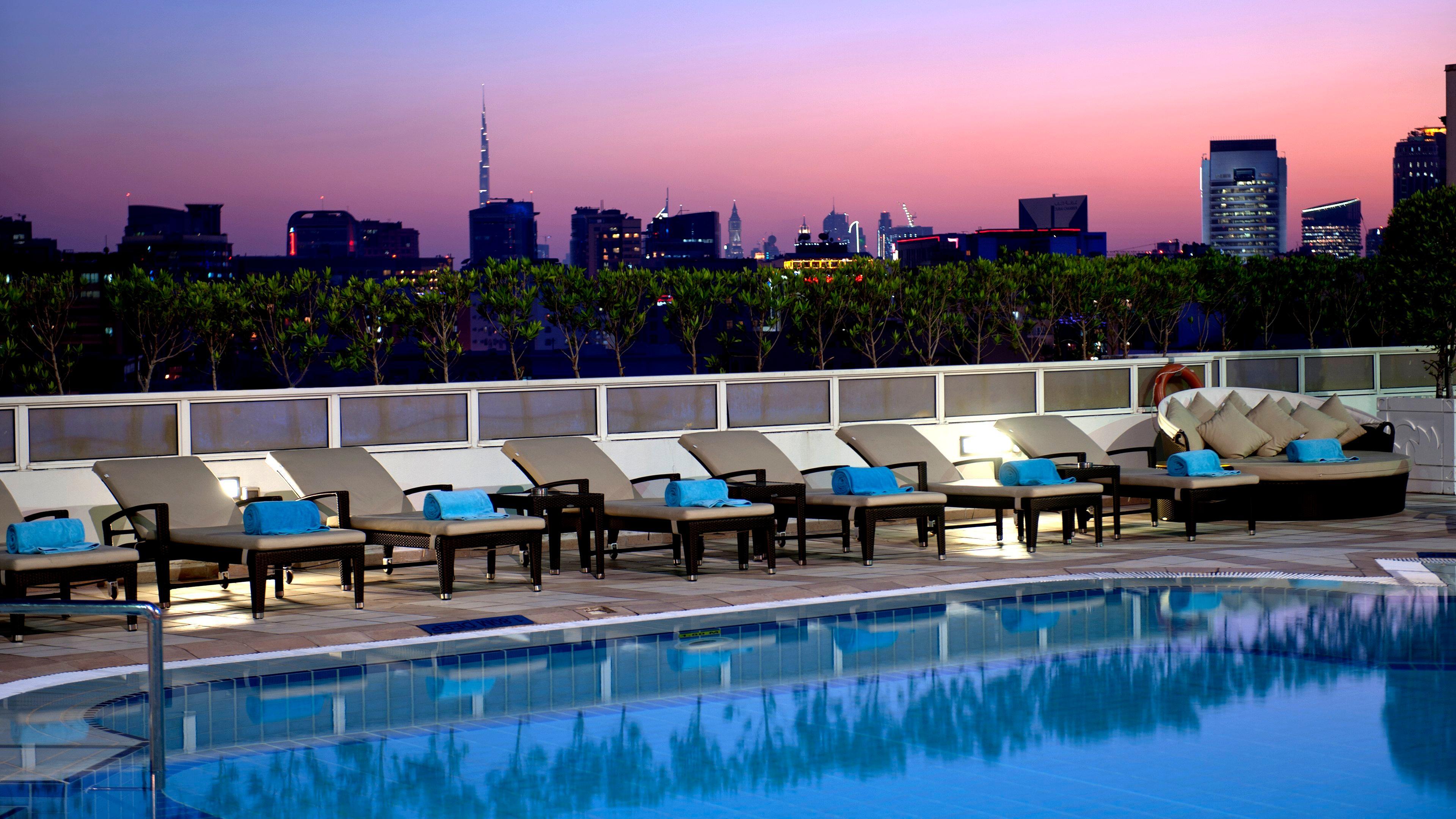 คราวน์ พลาซา ดูไบ เดรา Hotel สิ่งอำนวยความสะดวก รูปภาพ Rooftop pool at the W Hollywood