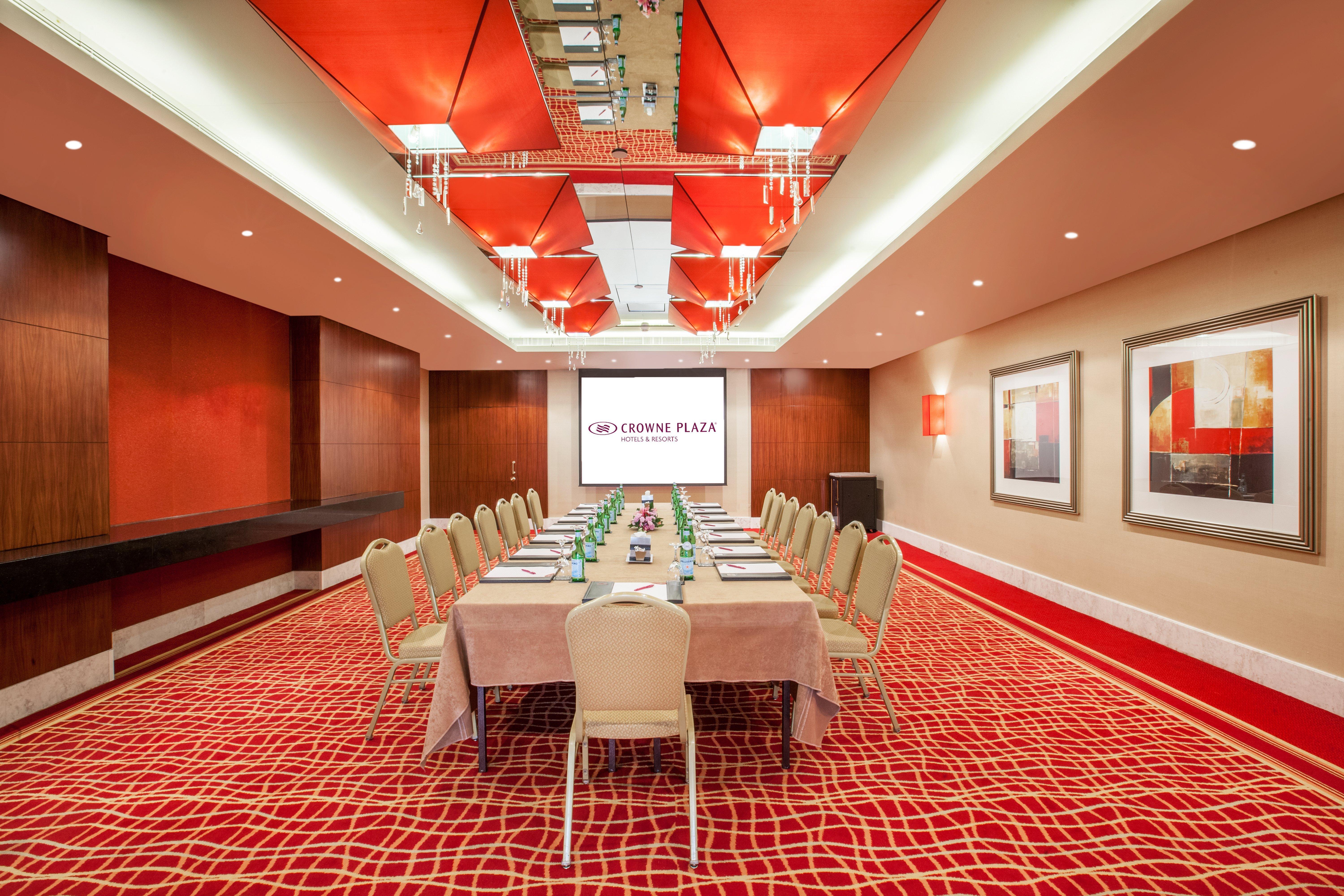 คราวน์ พลาซา ดูไบ เดรา Hotel ภายนอก รูปภาพ Meeting room
