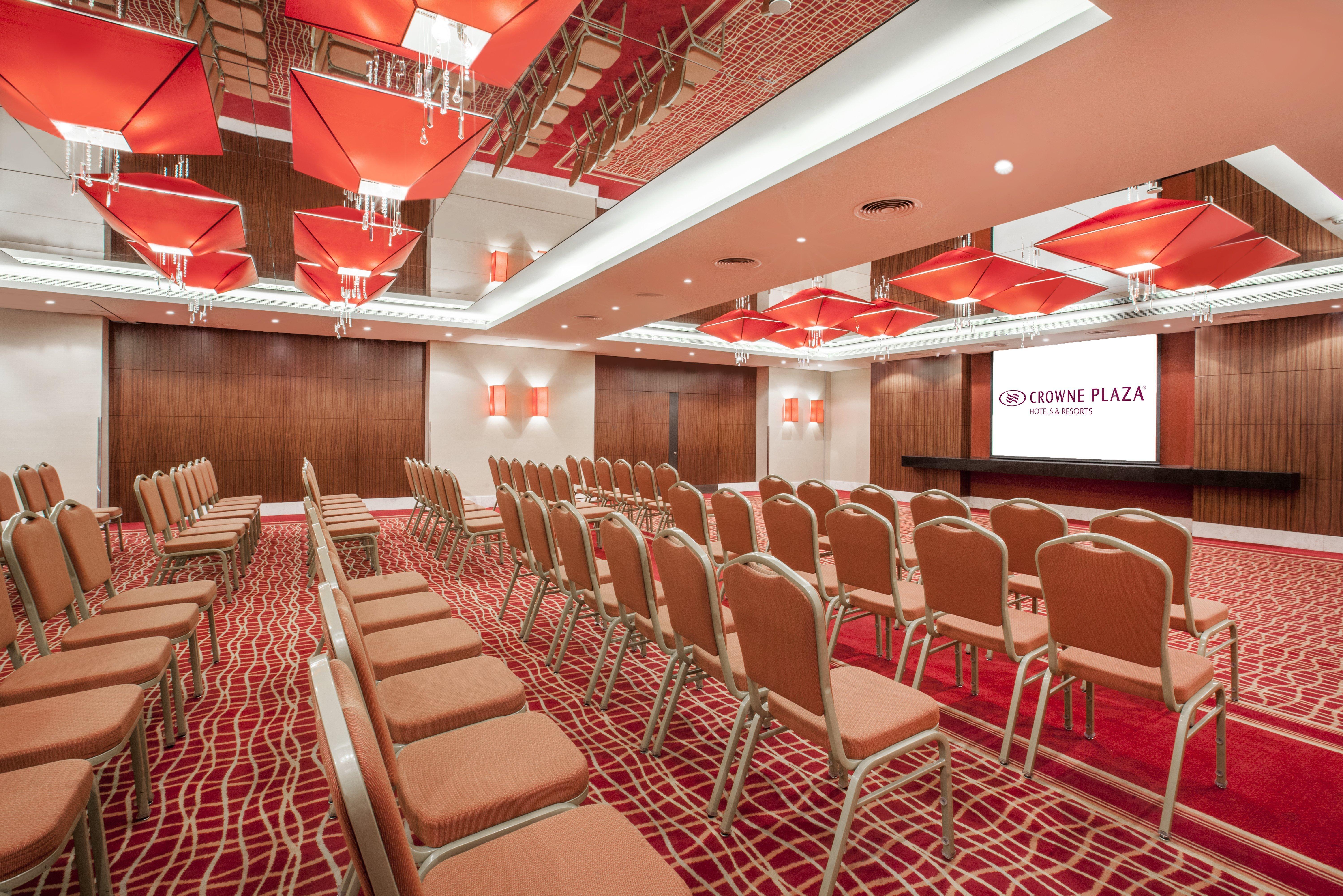 คราวน์ พลาซา ดูไบ เดรา Hotel ภายนอก รูปภาพ Meeting room
