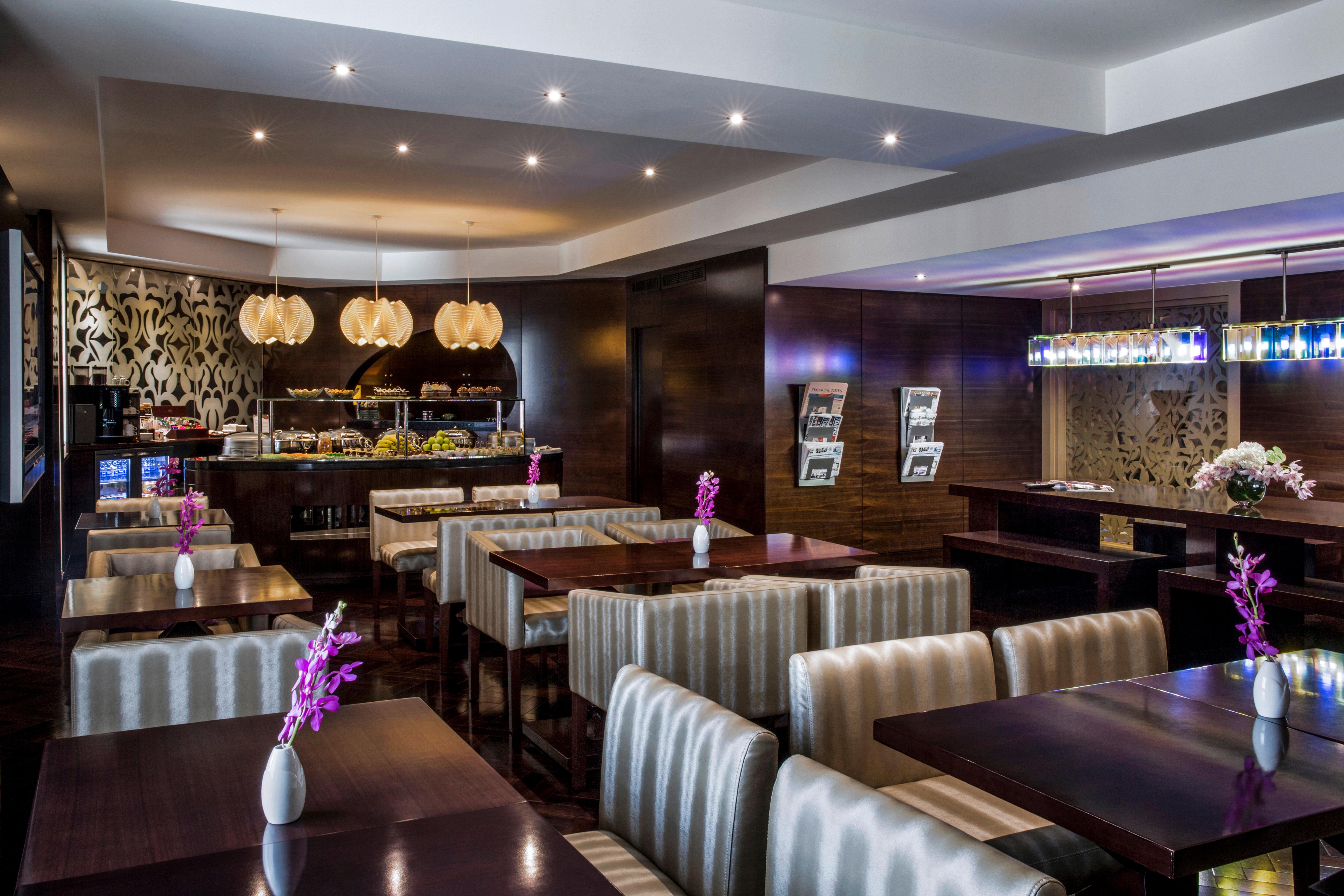 คราวน์ พลาซา ดูไบ เดรา Hotel ภายนอก รูปภาพ The interior of the restaurant